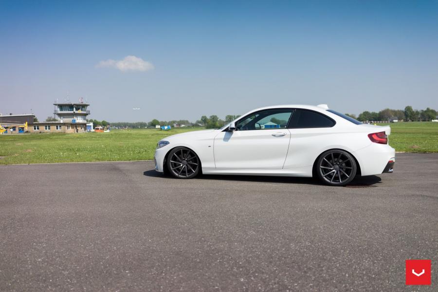  BMW 2-Series on Vossen Wheels (CVT) 2017 года  (фото 11 из 46)